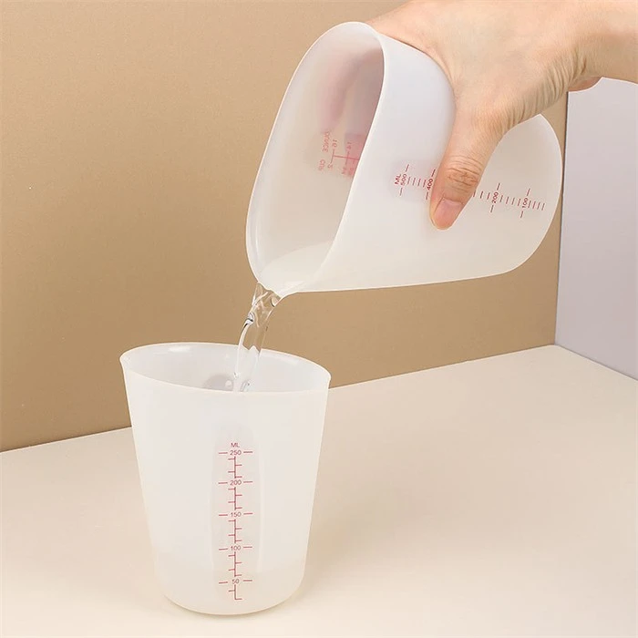 Transparent Silicone Measuring Cup